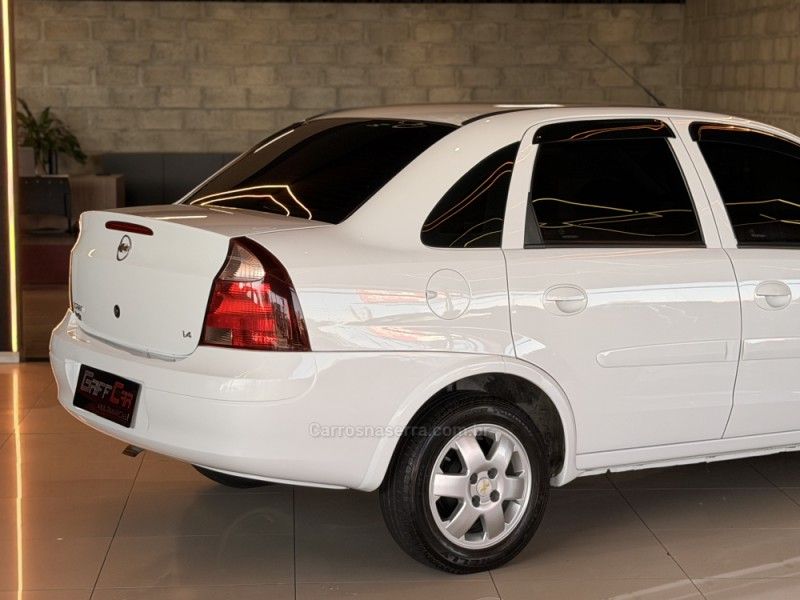 CHEVROLET CORSA 1.4 MPFI PREMIUM SEDAN 8V 2007/2008 GRIFFCAR MULTIMARCAS DOIS IRMÃOS / Carros no Vale