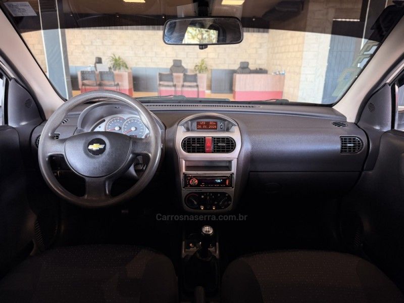 CHEVROLET CORSA 1.4 MPFI PREMIUM SEDAN 8V 2007/2008 GRIFFCAR MULTIMARCAS DOIS IRMÃOS / Carros no Vale