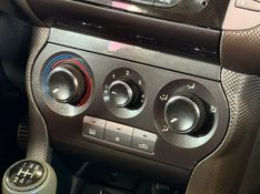 FIAT BRAVO 1.8 ESSENCE 16V 2015/2016 GRIFFCAR MULTIMARCAS DOIS IRMÃOS / Carros no Vale