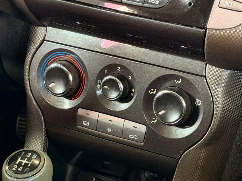 FIAT BRAVO 1.8 ESSENCE 16V 2015/2016 GRIFFCAR MULTIMARCAS DOIS IRMÃOS / Carros no Vale