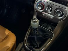 FIAT BRAVO 1.8 ESSENCE 16V 2015/2016 GRIFFCAR MULTIMARCAS DOIS IRMÃOS / Carros no Vale