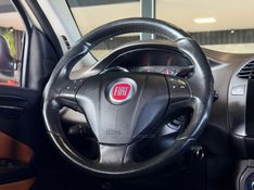 FIAT BRAVO 1.8 ESSENCE 16V 2015/2016 GRIFFCAR MULTIMARCAS DOIS IRMÃOS / Carros no Vale