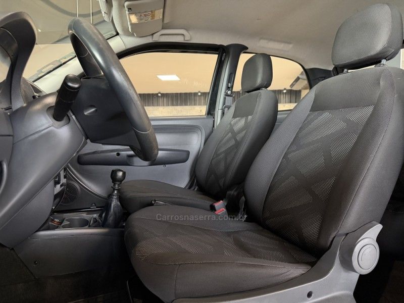 FIAT PALIO 1.0 MPI FIRE ECONOMY 8V 2014/2014 GRIFFCAR MULTIMARCAS DOIS IRMÃOS / Carros no Vale