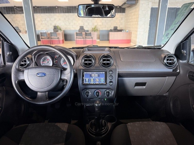 FORD FIESTA 1.0 MPI 8V 2010/2011 GRIFFCAR MULTIMARCAS DOIS IRMÃOS / Carros no Vale FORD FIESTA 1.0 MPI 8V 2010/2011 GRIFFCAR MULTIMARCAS DOIS IRMÃOS / Carros no Vale