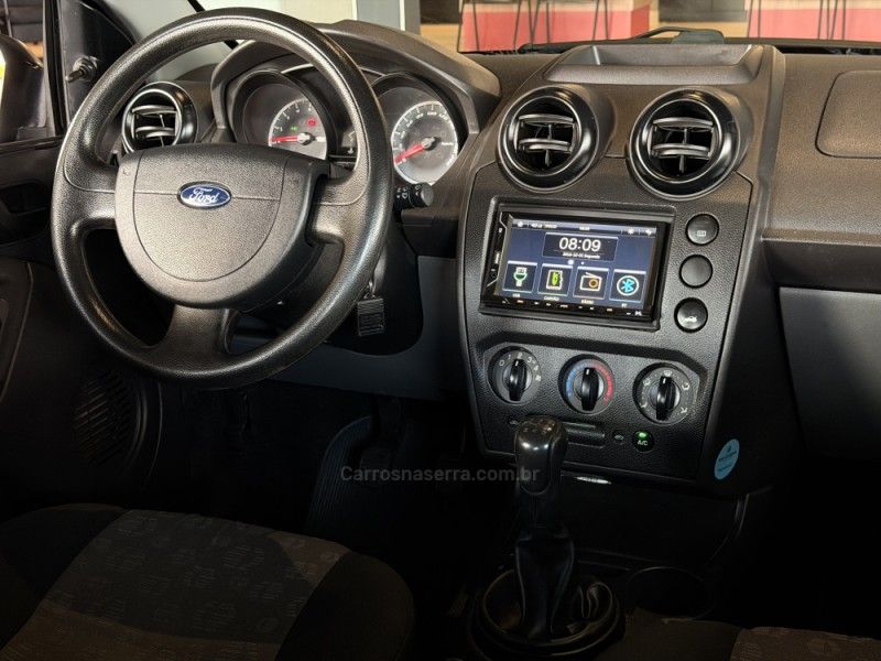 FORD FIESTA 1.0 MPI 8V 2010/2011 GRIFFCAR MULTIMARCAS DOIS IRMÃOS / Carros no Vale FORD FIESTA 1.0 MPI 8V 2010/2011 GRIFFCAR MULTIMARCAS DOIS IRMÃOS / Carros no Vale