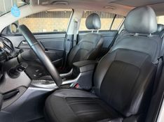 KIA SPORTAGE 2.0 EX 4X2 16V 2013/2014 GRIFFCAR MULTIMARCAS DOIS IRMÃOS / Carros no Vale