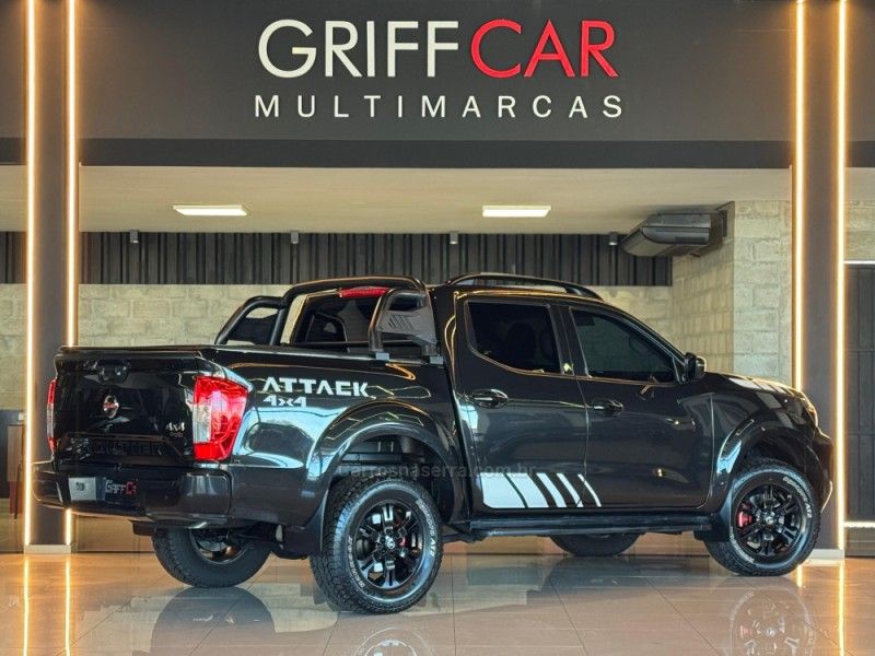 NISSAN FRONTIER 2.3 ATTACK 4X4 CD BI-TURBO 2022/2023 GRIFFCAR MULTIMARCAS DOIS IRMÃOS / Carros no Vale