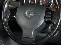NISSAN TIIDA 1.8 SL 16V 2010/2011 GRIFFCAR MULTIMARCAS DOIS IRMÃOS / Carros no Vale