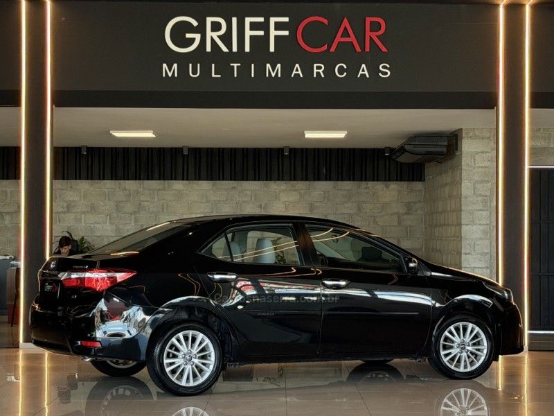 TOYOTA COROLLA 1.8 GLI 16V 2016/2017 GRIFFCAR MULTIMARCAS DOIS IRMÃOS / Carros no Vale