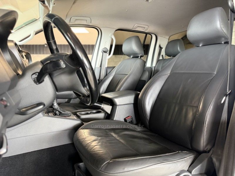 VOLKSWAGEN AMAROK 2.0 HIGHLINE 4X4 CD 16V TURBO INTERCOOLER 2015/2015 GRIFFCAR MULTIMARCAS DOIS IRMÃOS / Carros no Vale VOLKSWAGEN AMAROK 2.0 HIGHLINE 4X4 CD 16V TURBO INTERCOOLER 2015/2015 GRIFFCAR MULTIMARCAS DOIS IRMÃOS / Carros no Vale