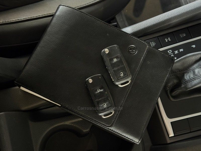 VOLKSWAGEN AMAROK 2.0 HIGHLINE 4X4 CD 16V TURBO INTERCOOLER 2015/2015 GRIFFCAR MULTIMARCAS DOIS IRMÃOS / Carros no Vale VOLKSWAGEN AMAROK 2.0 HIGHLINE 4X4 CD 16V TURBO INTERCOOLER 2015/2015 GRIFFCAR MULTIMARCAS DOIS IRMÃOS / Carros no Vale