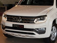 VOLKSWAGEN AMAROK 2.0 HIGHLINE 4X4 CD 16V TURBO INTERCOOLER 2019/2020 GRIFFCAR MULTIMARCAS DOIS IRMÃOS / Carros no Vale