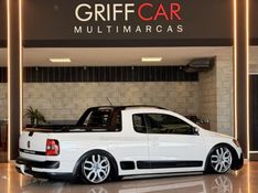 VOLKSWAGEN SAVEIRO 1.6 CROSS CE 8V 2013/2014 GRIFFCAR MULTIMARCAS DOIS IRMÃOS / Carros no Vale