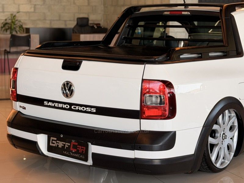VOLKSWAGEN SAVEIRO 1.6 CROSS CE 8V 2013/2014 GRIFFCAR MULTIMARCAS DOIS IRMÃOS / Carros no Vale