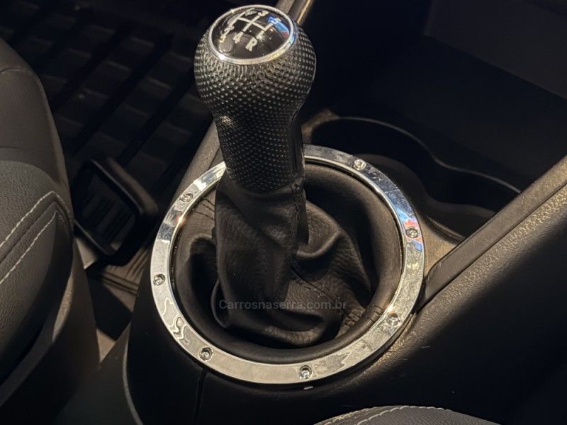 VOLKSWAGEN SAVEIRO 1.6 MI SUPER SURF CS 8V G.III 2005/2005 GRIFFCAR MULTIMARCAS DOIS IRMÃOS / Carros no Vale VOLKSWAGEN SAVEIRO 1.6 MI SUPER SURF CS 8V G.III 2005/2005 GRIFFCAR MULTIMARCAS DOIS IRMÃOS / Carros no Vale