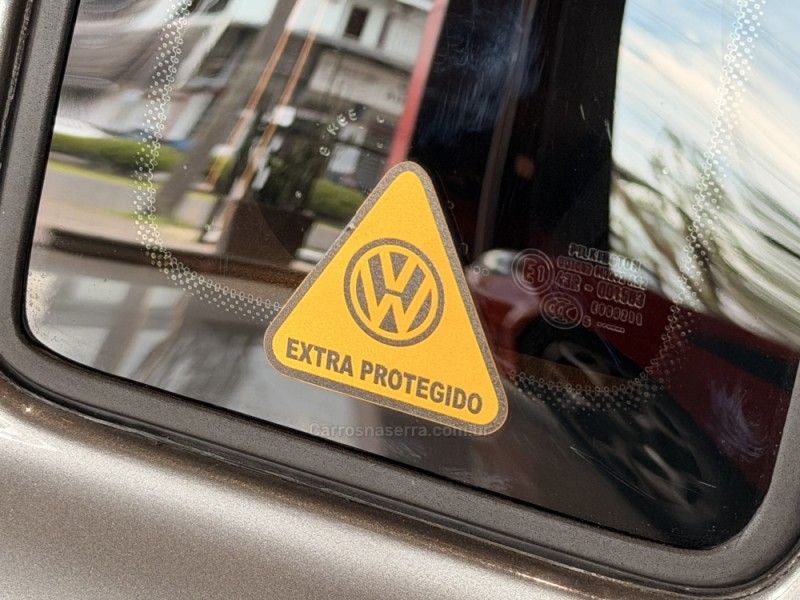 VOLKSWAGEN SAVEIRO 1.6 MI SUPER SURF CS 8V G.III 2005/2005 GRIFFCAR MULTIMARCAS DOIS IRMÃOS / Carros no Vale VOLKSWAGEN SAVEIRO 1.6 MI SUPER SURF CS 8V G.III 2005/2005 GRIFFCAR MULTIMARCAS DOIS IRMÃOS / Carros no Vale