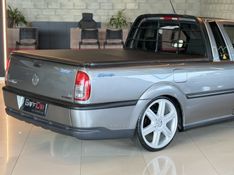 VOLKSWAGEN SAVEIRO 1.6 MI SUPER SURF CS 8V G.III 2005/2005 GRIFFCAR MULTIMARCAS DOIS IRMÃOS / Carros no Vale