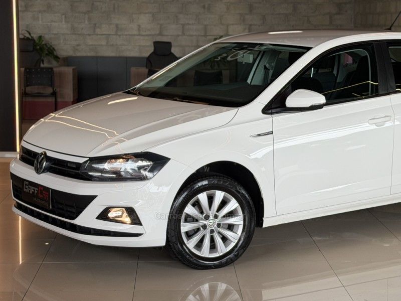VOLKSWAGEN VIRTUS 1.0 200 TSI COMFORTLINE 2021/2022 GRIFFCAR MULTIMARCAS DOIS IRMÃOS / Carros no Vale