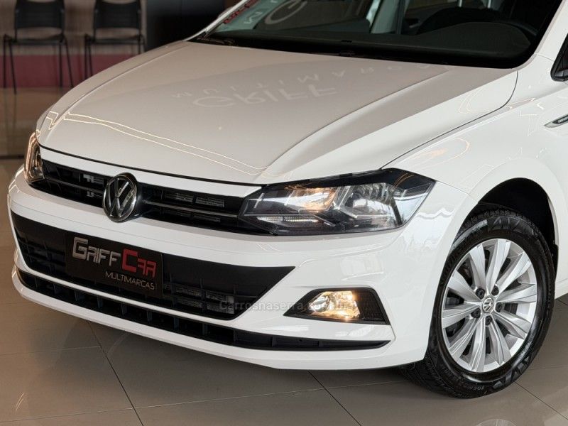 VOLKSWAGEN VIRTUS 1.0 200 TSI COMFORTLINE 2021/2022 GRIFFCAR MULTIMARCAS DOIS IRMÃOS / Carros no Vale