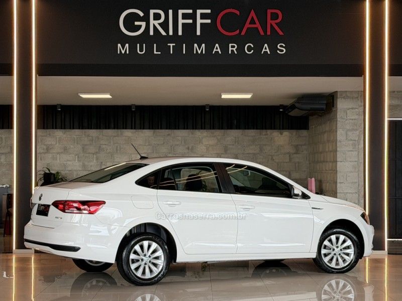 VOLKSWAGEN VIRTUS 1.0 200 TSI COMFORTLINE 2021/2022 GRIFFCAR MULTIMARCAS DOIS IRMÃOS / Carros no Vale