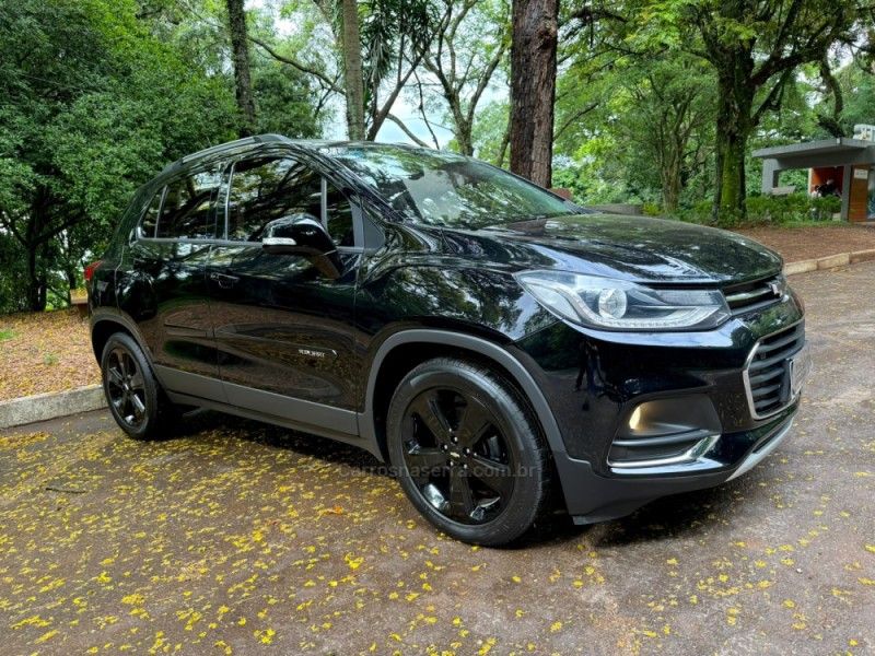CHEVROLET TRACKER 1.4 16V MIDNIGHT TURBO 2018/2019 KASPER VEÍCULOS DOIS IRMÃOS / Carros no Vale