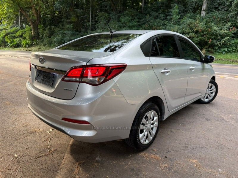 HYUNDAI HB20S 1.6 COMFORT PLUS 16V 2019/2019 KASPER VEÍCULOS DOIS IRMÃOS / Carros no Vale