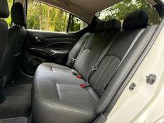 NISSAN VERSA 1.6 16V FLEXSTART V-DRIVE PREMIUM XTRONIC 2021/2021 KASPER VEÍCULOS DOIS IRMÃOS / Carros no Vale
