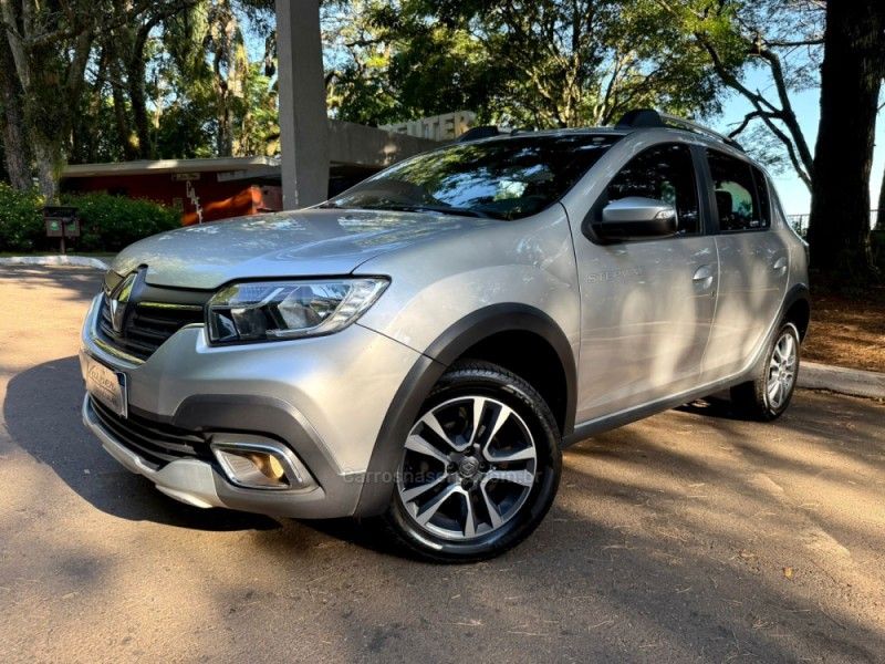 RENAULT SANDERO 1.6 STEPWAY ICONIC X-TRONIC 16V 2019/2020 KASPER VEÍCULOS DOIS IRMÃOS / Carros no Vale