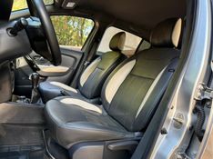 RENAULT SANDERO 1.6 STEPWAY ICONIC X-TRONIC 16V 2019/2020 KASPER VEÍCULOS DOIS IRMÃOS / Carros no Vale