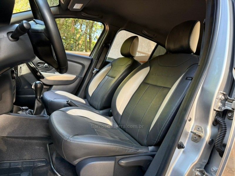 RENAULT SANDERO 1.6 STEPWAY ICONIC X-TRONIC 16V 2019/2020 KASPER VEÍCULOS DOIS IRMÃOS / Carros no Vale