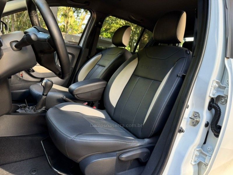 RENAULT SANDERO 1.6 STEPWAY ICONIC X-TRONIC 16V 2019/2020 KASPER VEÍCULOS DOIS IRMÃOS / Carros no Vale