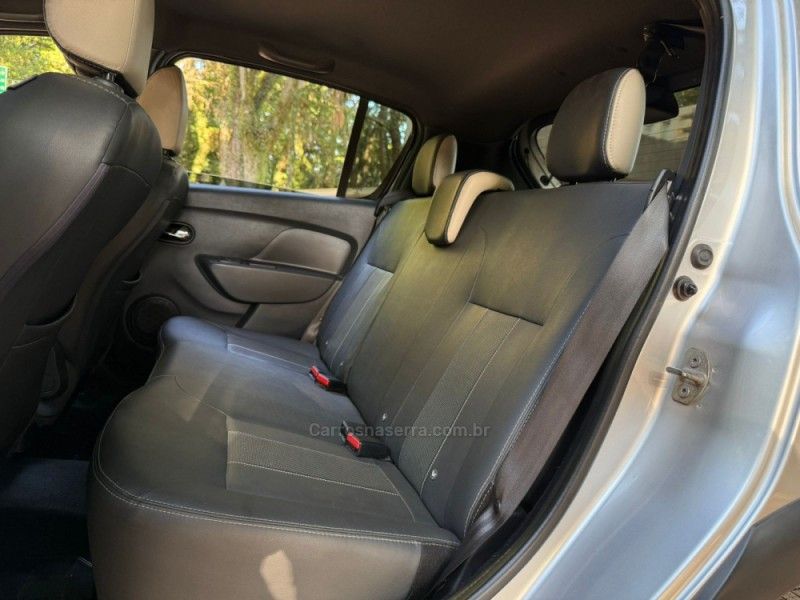 RENAULT SANDERO 1.6 STEPWAY ICONIC X-TRONIC 16V 2019/2020 KASPER VEÍCULOS DOIS IRMÃOS / Carros no Vale