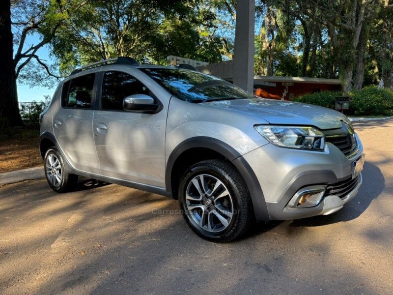 RENAULT SANDERO 1.6 STEPWAY ICONIC X-TRONIC 16V 2019/2020 KASPER VEÍCULOS DOIS IRMÃOS / Carros no Vale
