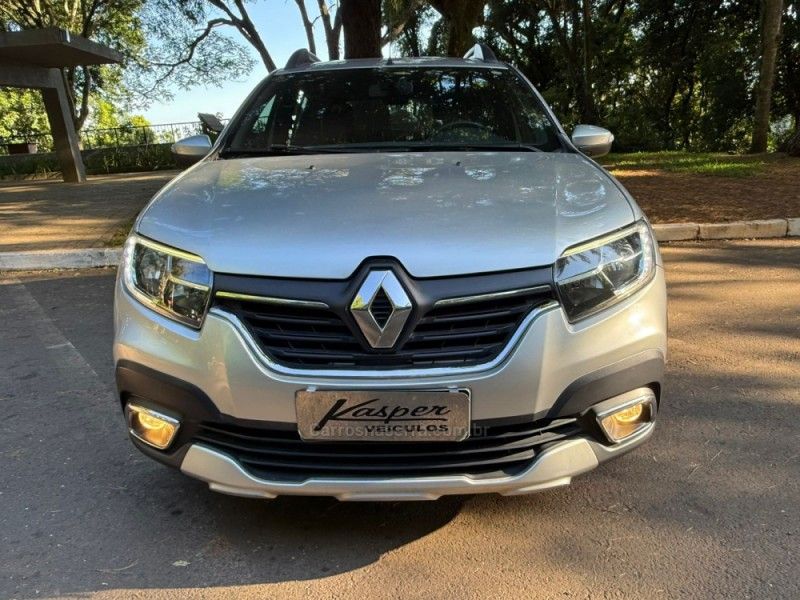 RENAULT SANDERO 1.6 STEPWAY ICONIC X-TRONIC 16V 2019/2020 KASPER VEÍCULOS DOIS IRMÃOS / Carros no Vale