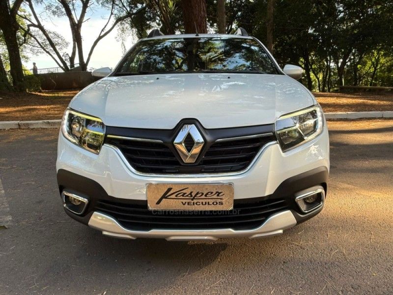 RENAULT SANDERO 1.6 STEPWAY ICONIC X-TRONIC 16V 2019/2020 KASPER VEÍCULOS DOIS IRMÃOS / Carros no Vale