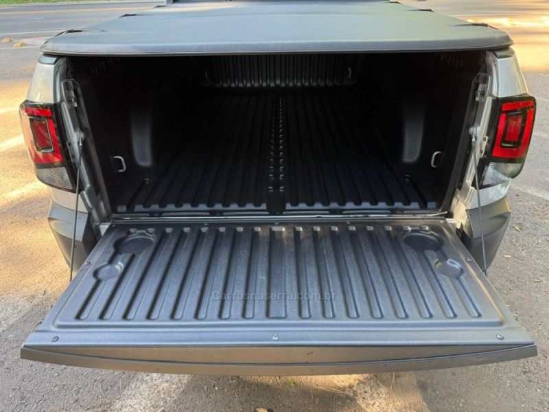 VOLKSWAGEN SAVEIRO 1.6 MSI TRENDLINE CS 16V 2024/2025 KASPER VEÍCULOS DOIS IRMÃOS / Carros no Vale