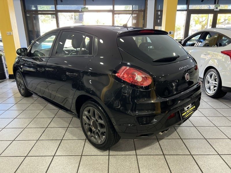 FIAT BRAVO 1.8 BLACKMOTION 16V AUTOMATIZADO 2016/2016 PRIME MULTIMARCAS CAXIAS DO SUL / Carros no Vale