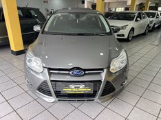 FORD FOCUS 2.0 TITANIUM PLUS HATCH 16V AUTO 2015/2015 PRIME MULTIMARCAS CAXIAS DO SUL / Carros no Vale