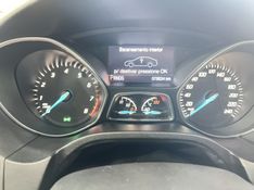 FORD FOCUS 2.0 TITANIUM PLUS HATCH 16V AUTO 2015/2015 PRIME MULTIMARCAS CAXIAS DO SUL / Carros no Vale
