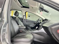 FORD FOCUS 2.0 TITANIUM PLUS HATCH 16V AUTO 2015/2015 PRIME MULTIMARCAS CAXIAS DO SUL / Carros no Vale