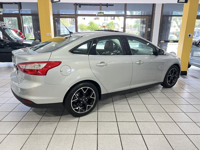 FORD FOCUS 2.0 TITANIUM SEDAN 16V 2015/2015 PRIME MULTIMARCAS CAXIAS DO SUL / Carros no Vale