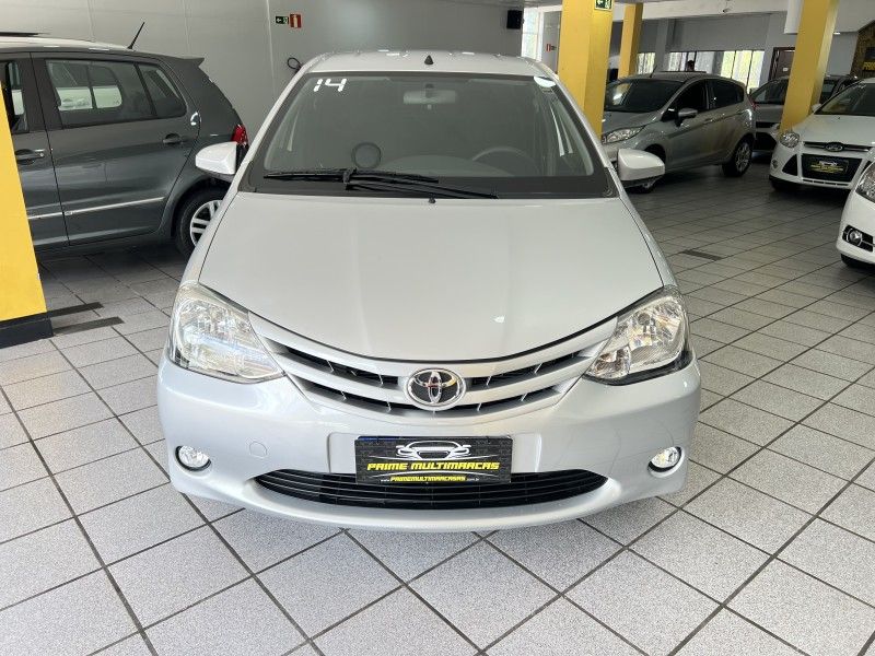 TOYOTA ETIOS 1.5 XS 16V 2014/2014 PRIME MULTIMARCAS CAXIAS DO SUL / Carros no Vale