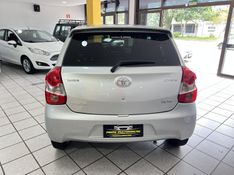 TOYOTA ETIOS 1.5 XS 16V 2014/2014 PRIME MULTIMARCAS CAXIAS DO SUL / Carros no Vale