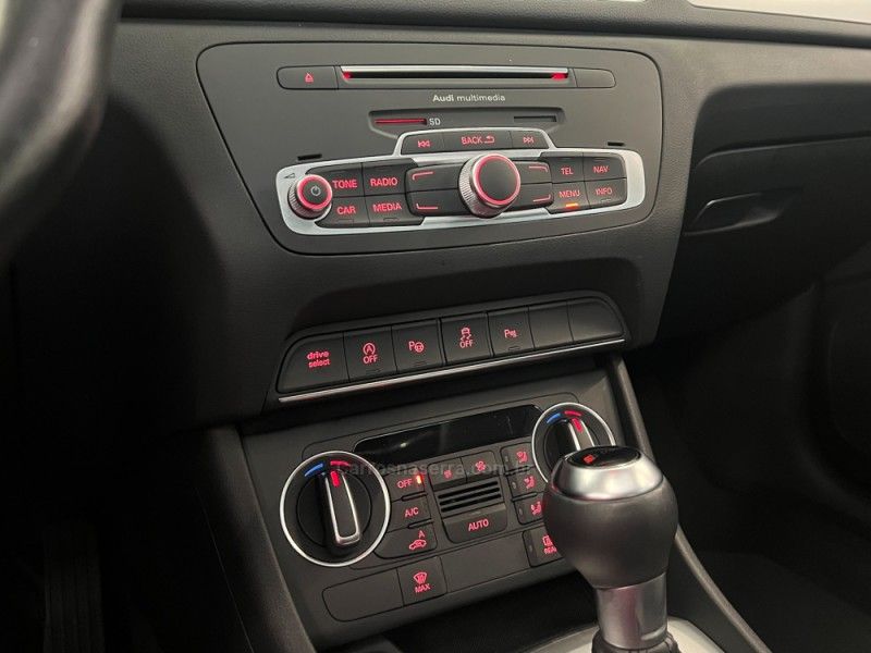 AUDI Q3 1.4 TFSI AMBIENTE S TRONIC 2018/2018 ÓTIMA CAR FLORES DA CUNHA / Carros no Vale