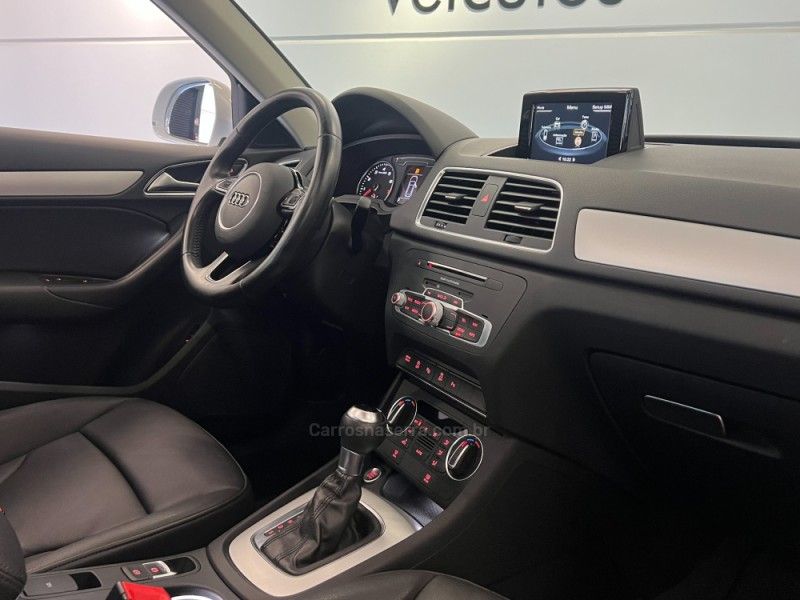 AUDI Q3 1.4 TFSI AMBIENTE S TRONIC 2018/2018 ÓTIMA CAR FLORES DA CUNHA / Carros no Vale