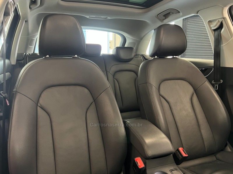 AUDI Q3 1.4 TFSI AMBIENTE S TRONIC 2018/2018 ÓTIMA CAR FLORES DA CUNHA / Carros no Vale