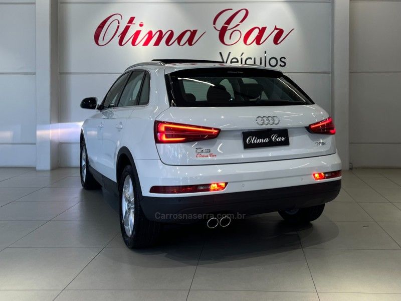 AUDI Q3 1.4 TFSI AMBIENTE S TRONIC 2018/2018 ÓTIMA CAR FLORES DA CUNHA / Carros no Vale
