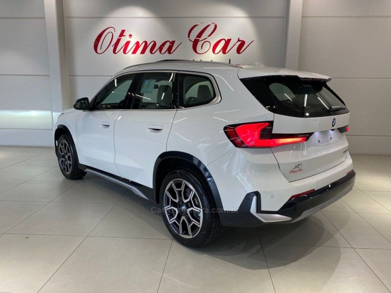 BMW X1 2.0 16V TURBO SDRIVE20I X-LINE 2025/2026 ÓTIMA CAR FLORES DA CUNHA / Carros no Vale