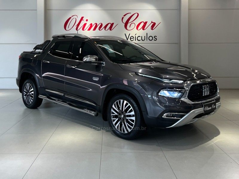 FIAT TORO 2.0 16V TURBO RANCH 4X4 AUTOMÁTICO 2023/2024 ÓTIMA CAR FLORES DA CUNHA / Carros no Vale
