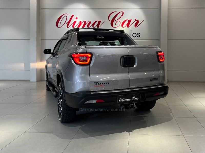 FIAT TORO 2.0 16V ULTRA 4X4 AT9 2021/2021 ÓTIMA CAR FLORES DA CUNHA / Carros no Vale